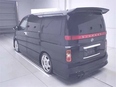 Nissan ELGRAND  с аукциона в Японии