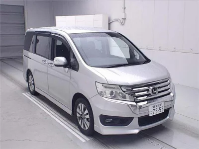 Honda STEP WAGON  с аукциона в Японии