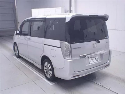 Honda STEP WAGON  с аукциона в Японии