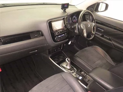 Mitsubishi OUTLANDER PHEV