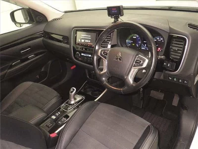 Mitsubishi OUTLANDER PHEV