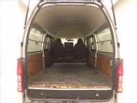 Toyota HIACE VAN лот № 30095 оценка 3  с аукциона в Японии 6