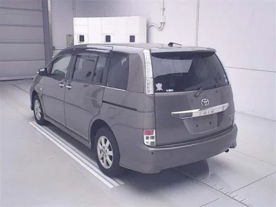 Toyota ISIS
