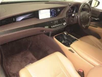 Lexus LS лот № 60304 оценка 4  с аукциона в Японии 3