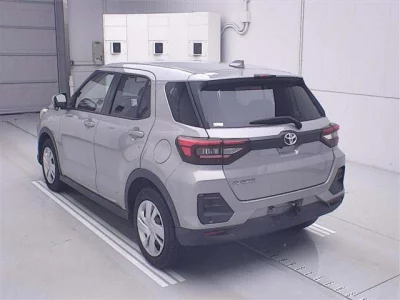 Toyota RAIZE  с аукциона в Японии