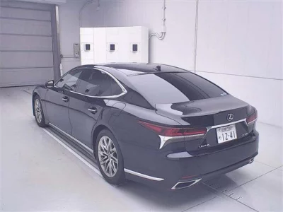 Lexus LS  с аукциона в Японии
