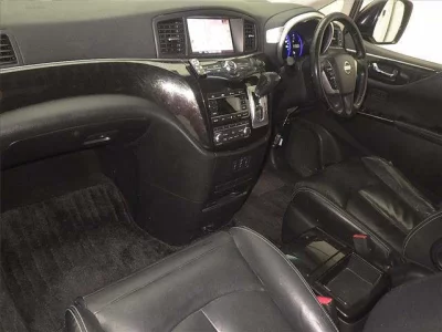 Nissan ELGRAND  с аукциона в Японии