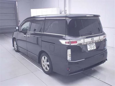 Nissan ELGRAND  с аукциона в Японии