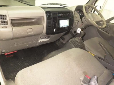 Toyota DYNA  с аукциона в Японии