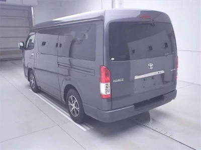 Toyota HIACE VAN  с аукциона в Японии