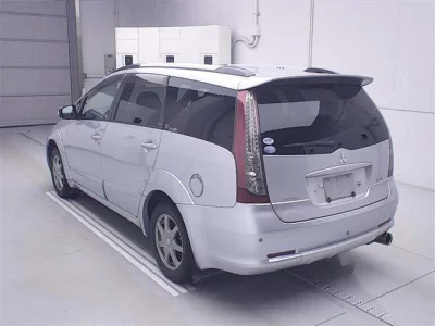 Mitsubishi GRANDIS