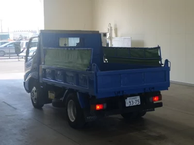 Toyota DYNA  с аукциона в Японии