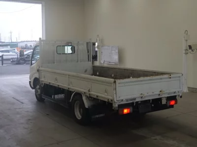 Toyota DYNA  с аукциона в Японии