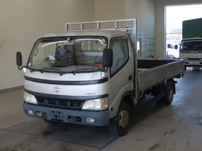 Toyota DYNA  с аукциона в Японии