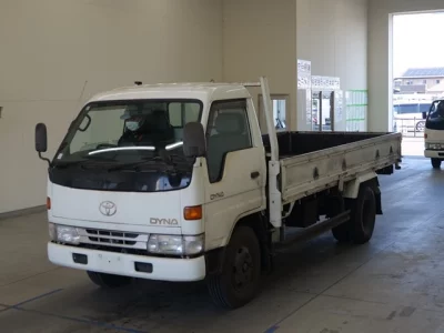 Toyota DYNA  с аукциона в Японии
