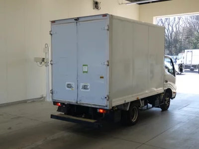 Toyota DYNA  с аукциона в Японии