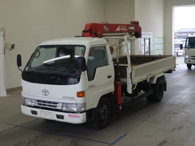 Toyota DYNA  с аукциона в Японии
