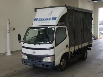 Toyota DYNA  с аукциона в Японии