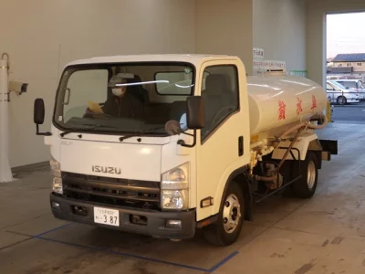 Isuzu ELF