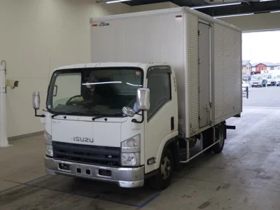Isuzu ELF