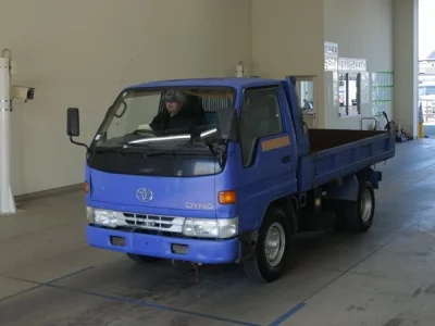Toyota DYNA  с аукциона в Японии