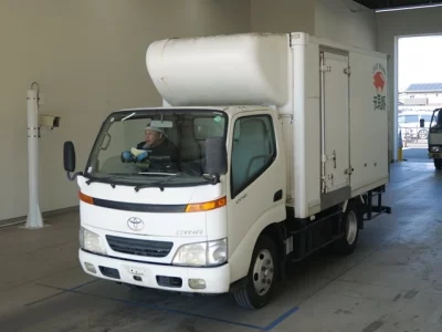 Toyota DYNA  с аукциона в Японии