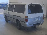 Toyota HIACE VAN лот № 20077 оценка 3.5  с аукциона в Японии 1