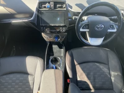 Toyota PRIUS PHV  с аукциона в Японии