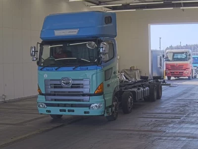 Hino TRUCK