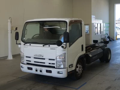Isuzu ELF