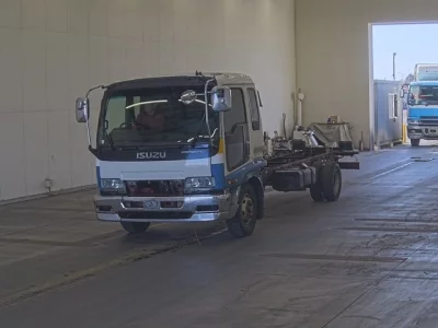 Isuzu FORWARD  с аукциона в Японии