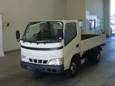 Toyota DYNA  с аукциона в Японии