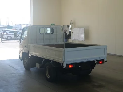 Toyota DYNA  с аукциона в Японии