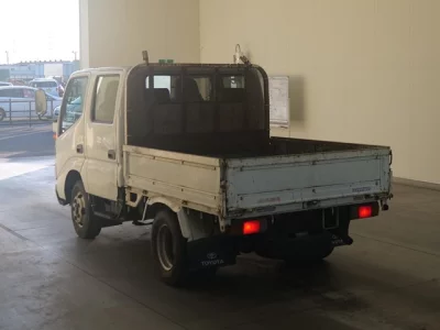 Toyota DYNA  с аукциона в Японии