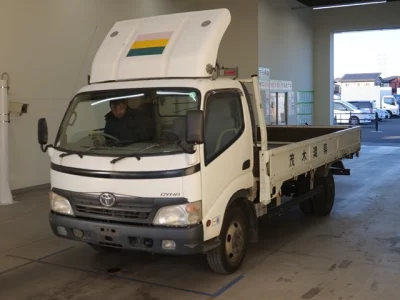 Toyota DYNA  с аукциона в Японии