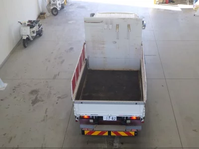 Toyota DYNA  с аукциона в Японии