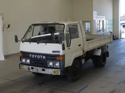 Toyota DYNA  с аукциона в Японии