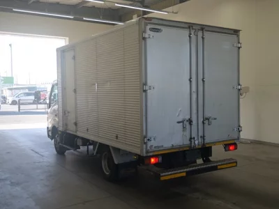 Toyota DYNA  с аукциона в Японии