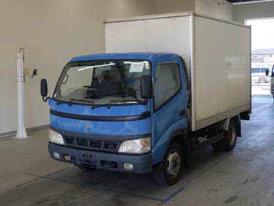 Toyota DYNA  с аукциона в Японии