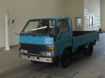 Toyota DYNA  с аукциона в Японии
