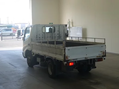 Toyota DYNA  с аукциона в Японии