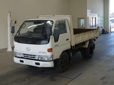Toyota DYNA  с аукциона в Японии