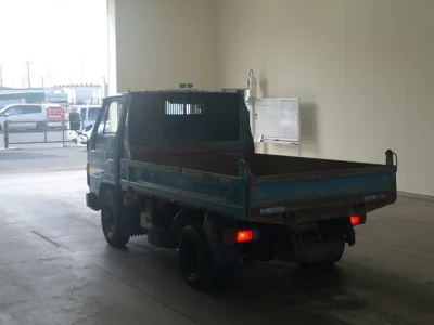 Toyota DYNA  с аукциона в Японии