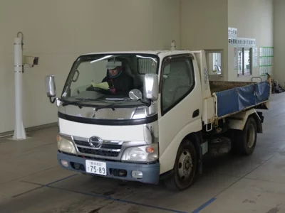 Toyota DYNA  с аукциона в Японии