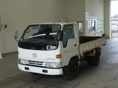 Toyota DYNA  с аукциона в Японии