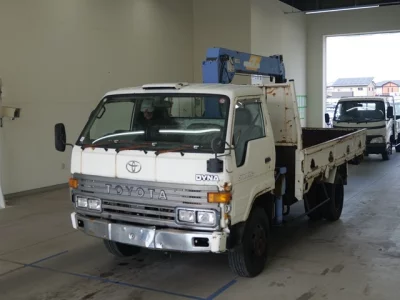 Toyota DYNA  с аукциона в Японии