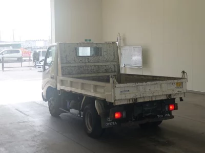 Toyota DYNA  с аукциона в Японии