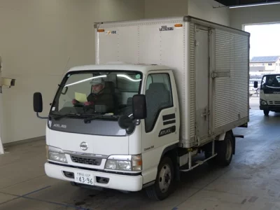Nissan TRUCK  с аукциона в Японии