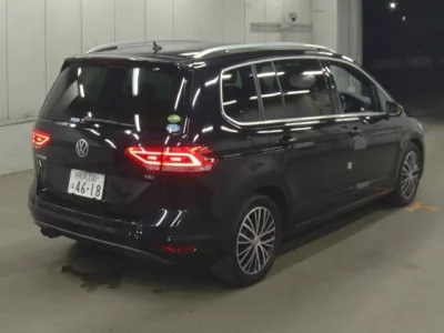 Volkswagen GOLF TOURAN