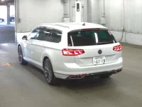 Volkswagen PASSAT VARIANT лот № 503 оценка 4.5  с аукциона в Японии 4